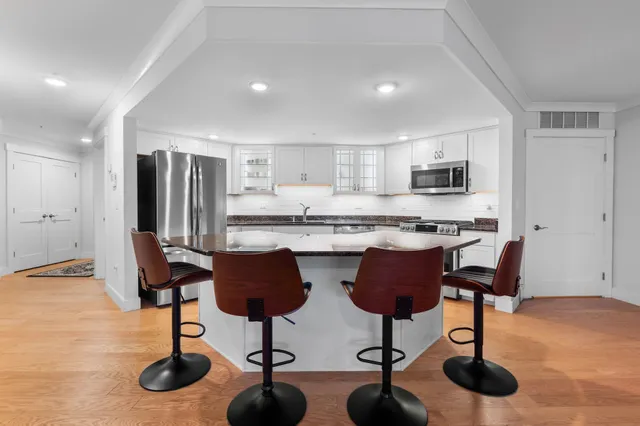 $649,000 | 150 Highway 1, Unit 206, Portsmouth, NH 03801