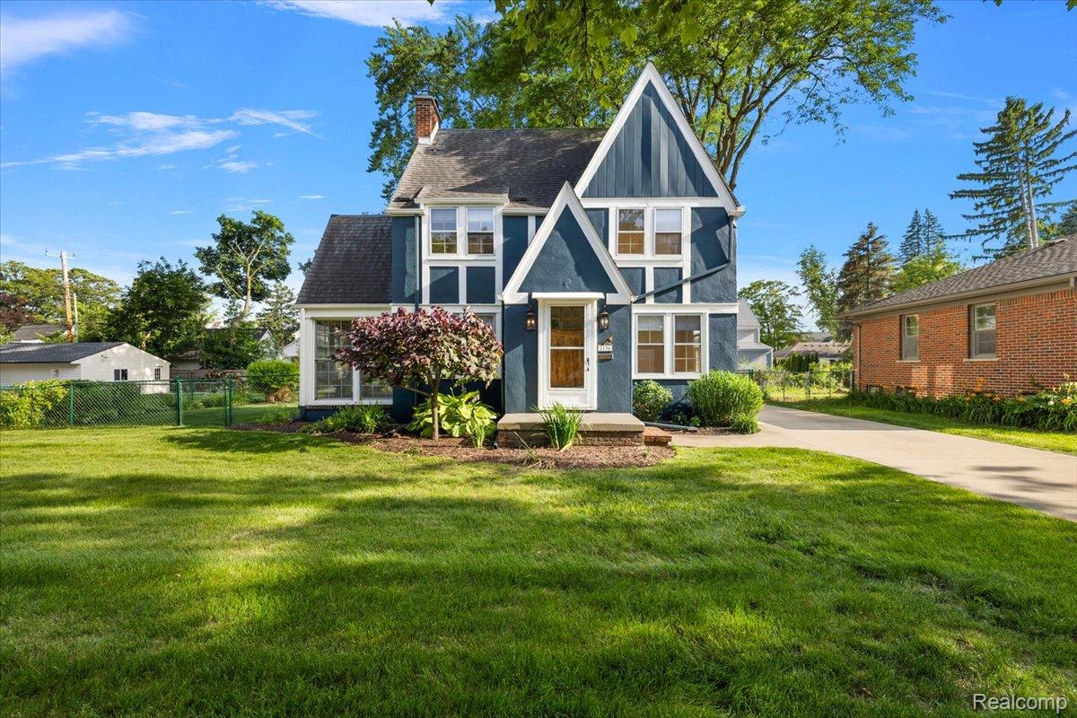 2136 Dorchester Road Birmingham, MI 48009 - Photo 1 of 76 005-2136 Dorchester-2.jpg