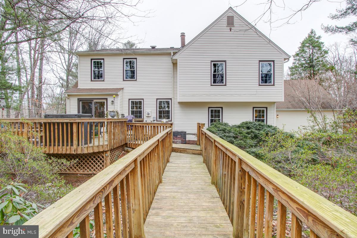 2014 Homer Terrace Reston, VA 20191 - Photo 18 of 44 Yard Access & Deck