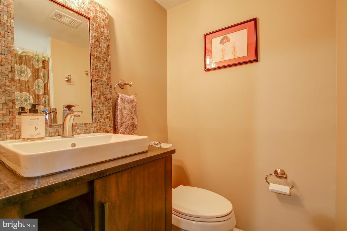 2014 Homer Terrace Reston, VA 20191 - Photo 35 of 44 Bath