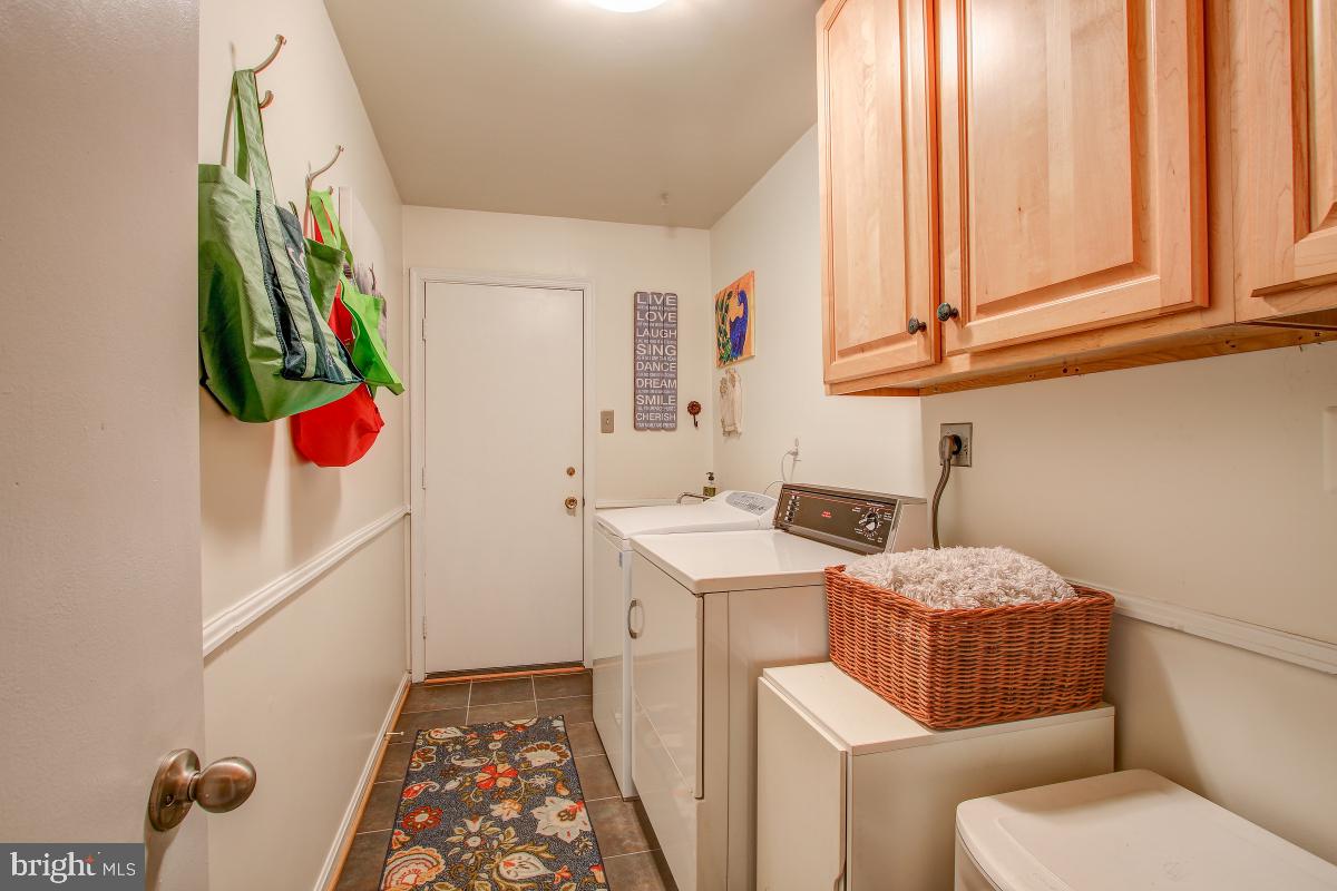 2014 Homer Terrace Reston, VA 20191 - Photo 36 of 44 Laundry/Mud Room