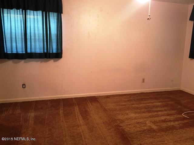 7219 Altama Road Jacksonville, FL 32216 - Photo 17 of 24 Master Bedroom