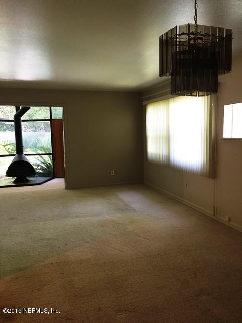 7219 Altama Road Jacksonville, FL 32216 - Photo 10 of 24 Dining area to Family Room