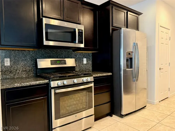$2,250 | 389 Wilford Springs Street, Henderson, NV 89014