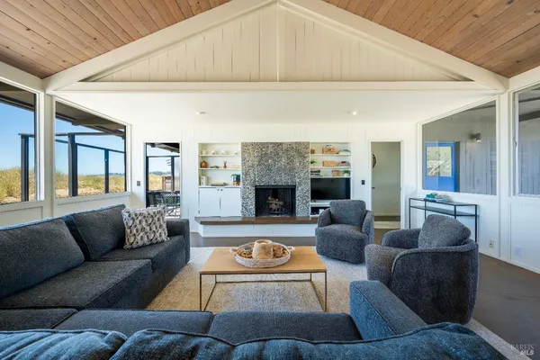 $9,995,000 | 156 Seadrift Road, Stinson Beach, CA 94970