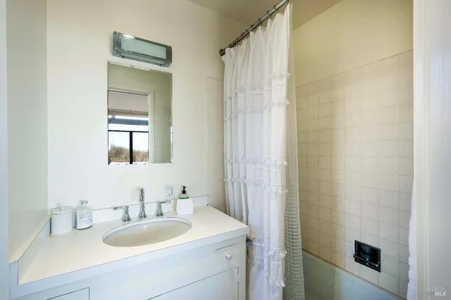 $10,699,000 | 156 Seadrift Road, Stinson Beach, CA 94970