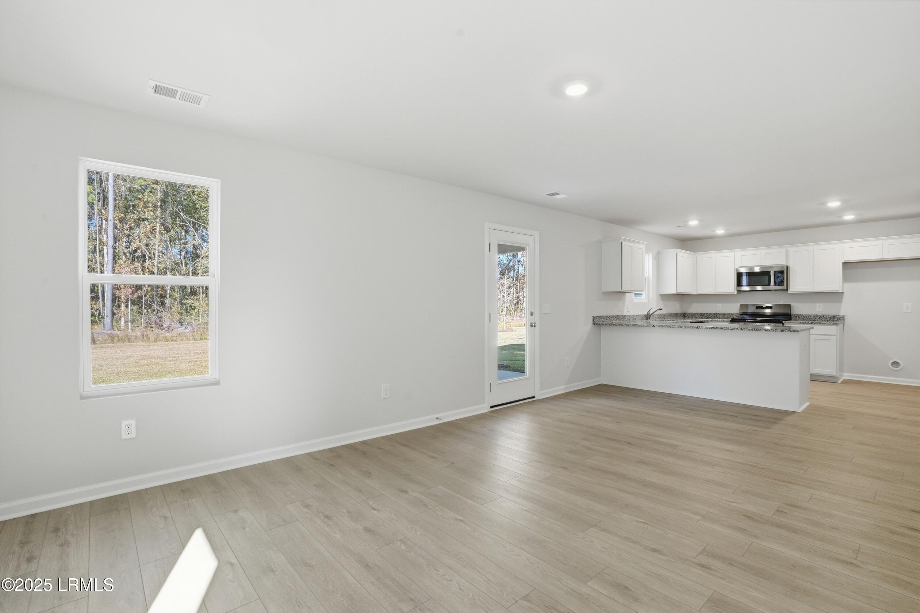 439 Waters Edge Way Hardeeville, SC 29927 - Photo 8 of 27 FMWeb08