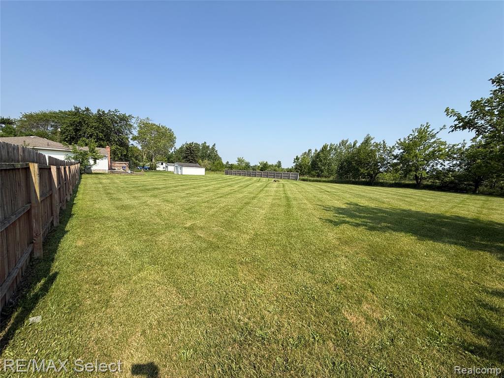 3040 West Hill Road Flint, MI 48507 - Photo 20 of 24