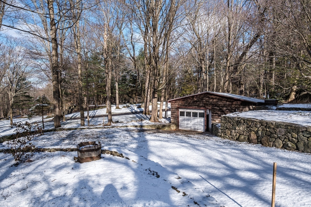 445 Glen Road Weston, MA 02493 - Photo 17 of 21