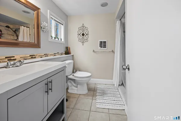 $550,000 | 22 Beach Park Road, Clinton, CT 06413