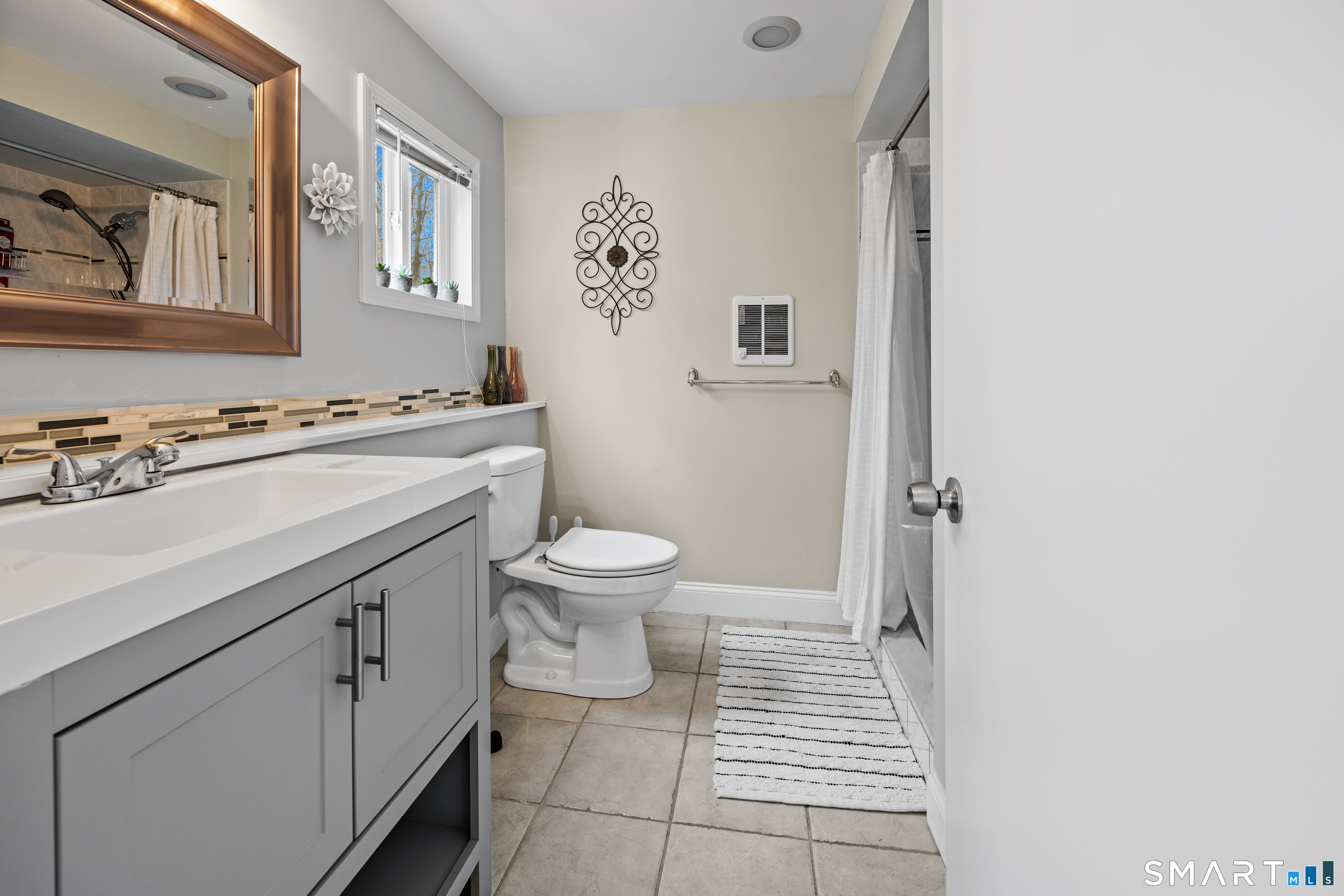 22 Beach Park Road Clinton, CT 06413 - Photo 11 of 25