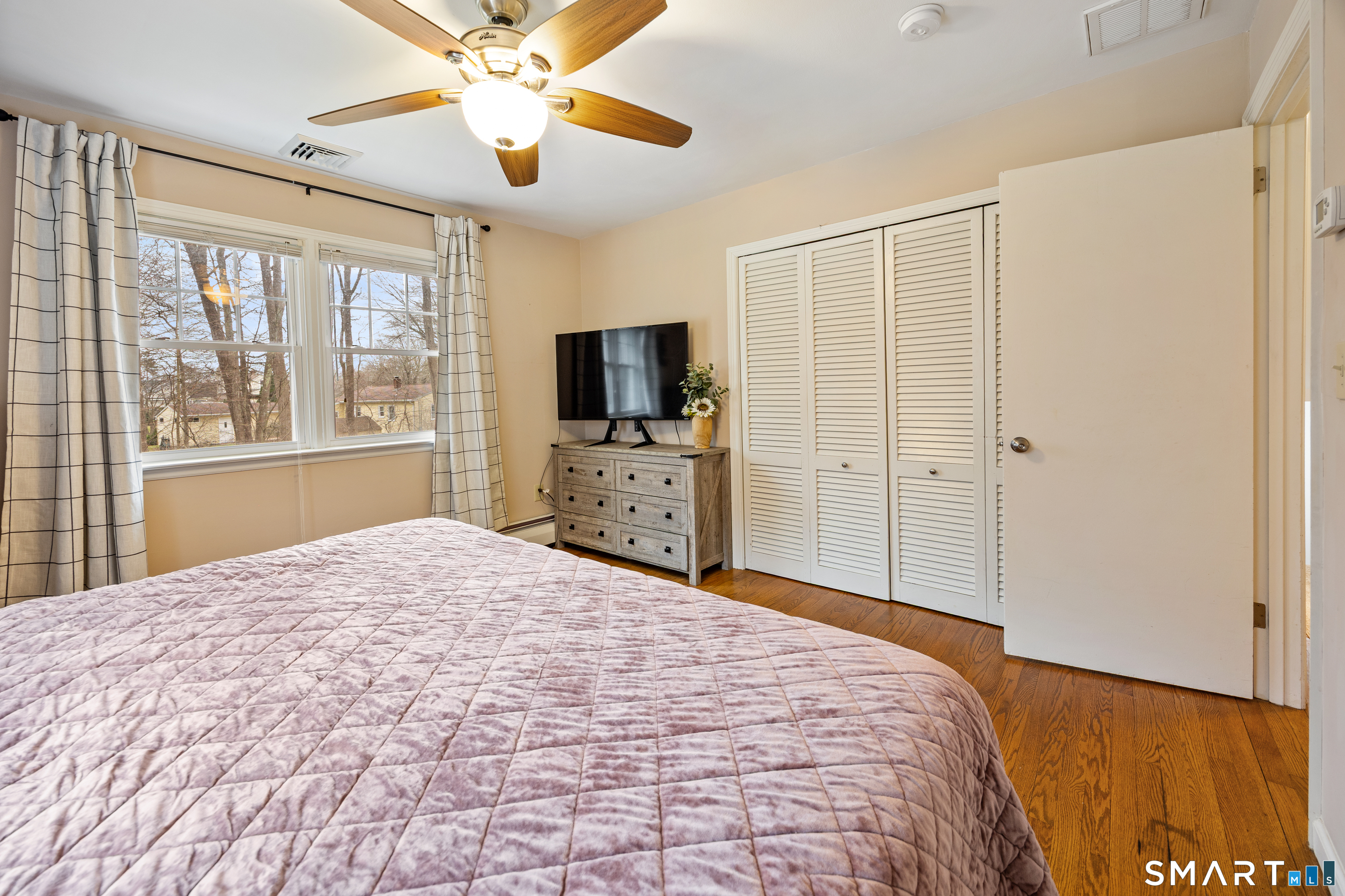 22 Beach Park Road Clinton, CT 06413 - Photo 13 of 25