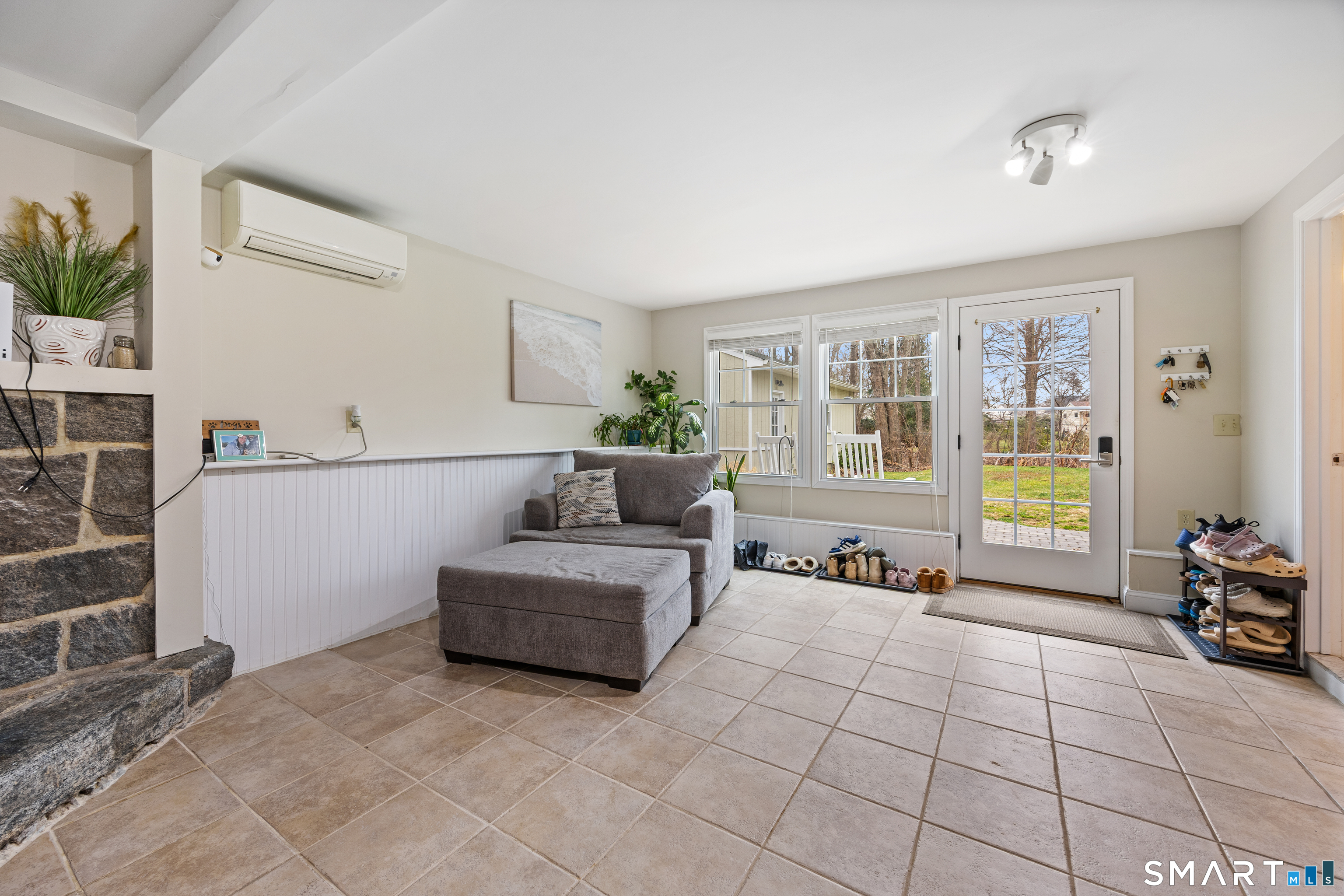 22 Beach Park Road Clinton, CT 06413 - Photo 9 of 25