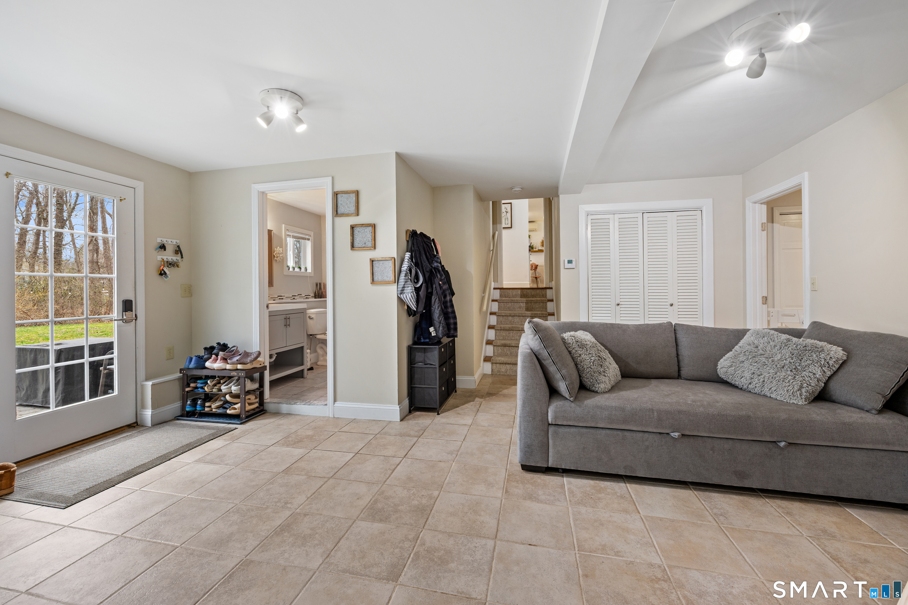 22 Beach Park Road Clinton, CT 06413 - Photo 10 of 25