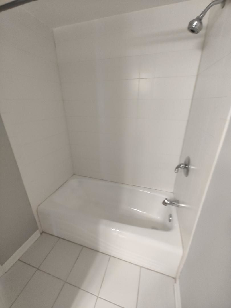 7326 40th Street, Unit 3C Lyons, IL 60534 - Photo 8 of 11