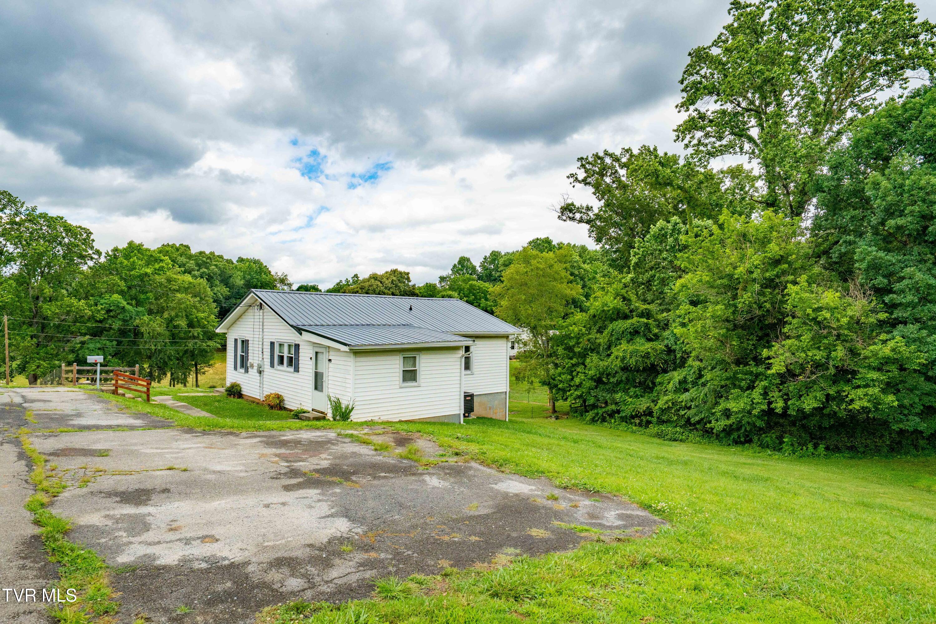 147 Fox Road Johnson City, TN 37601 - Photo 27 of 59 147 Fox road (44 of 59)