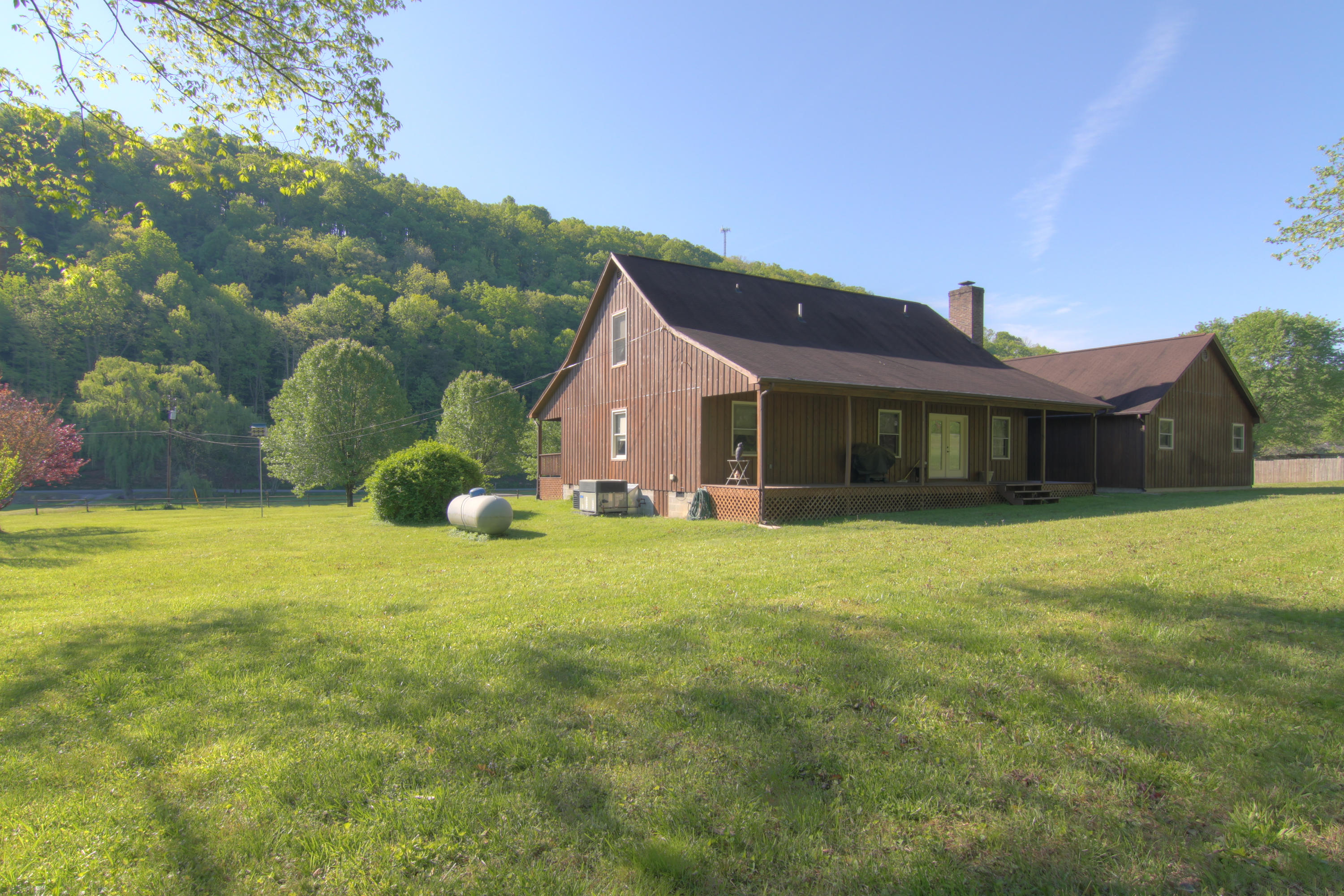 212 Granite Road Clinton, TN 37716 - Photo 3 of 27 Granite8