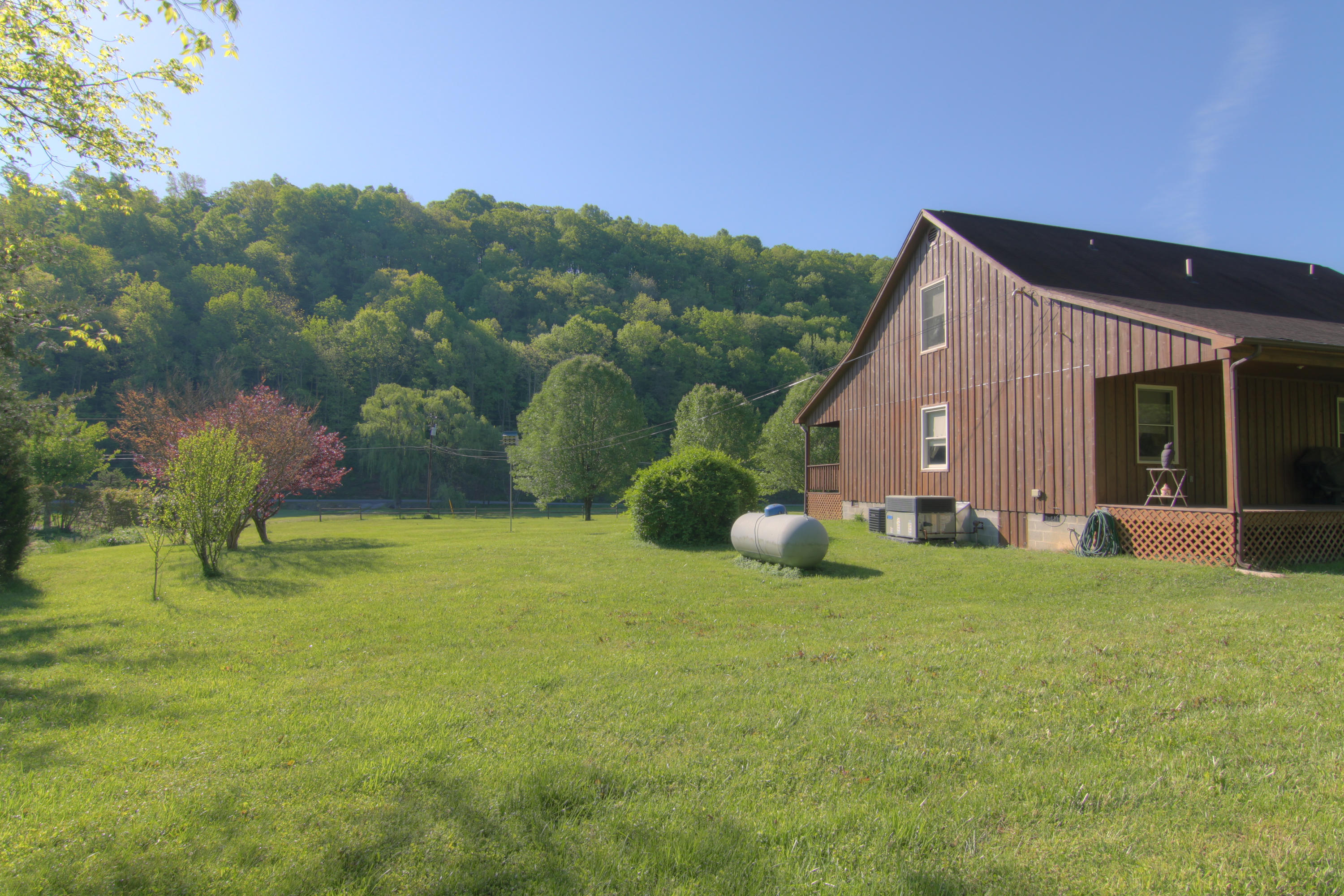 212 Granite Road Clinton, TN 37716 - Photo 25 of 27 Granite9