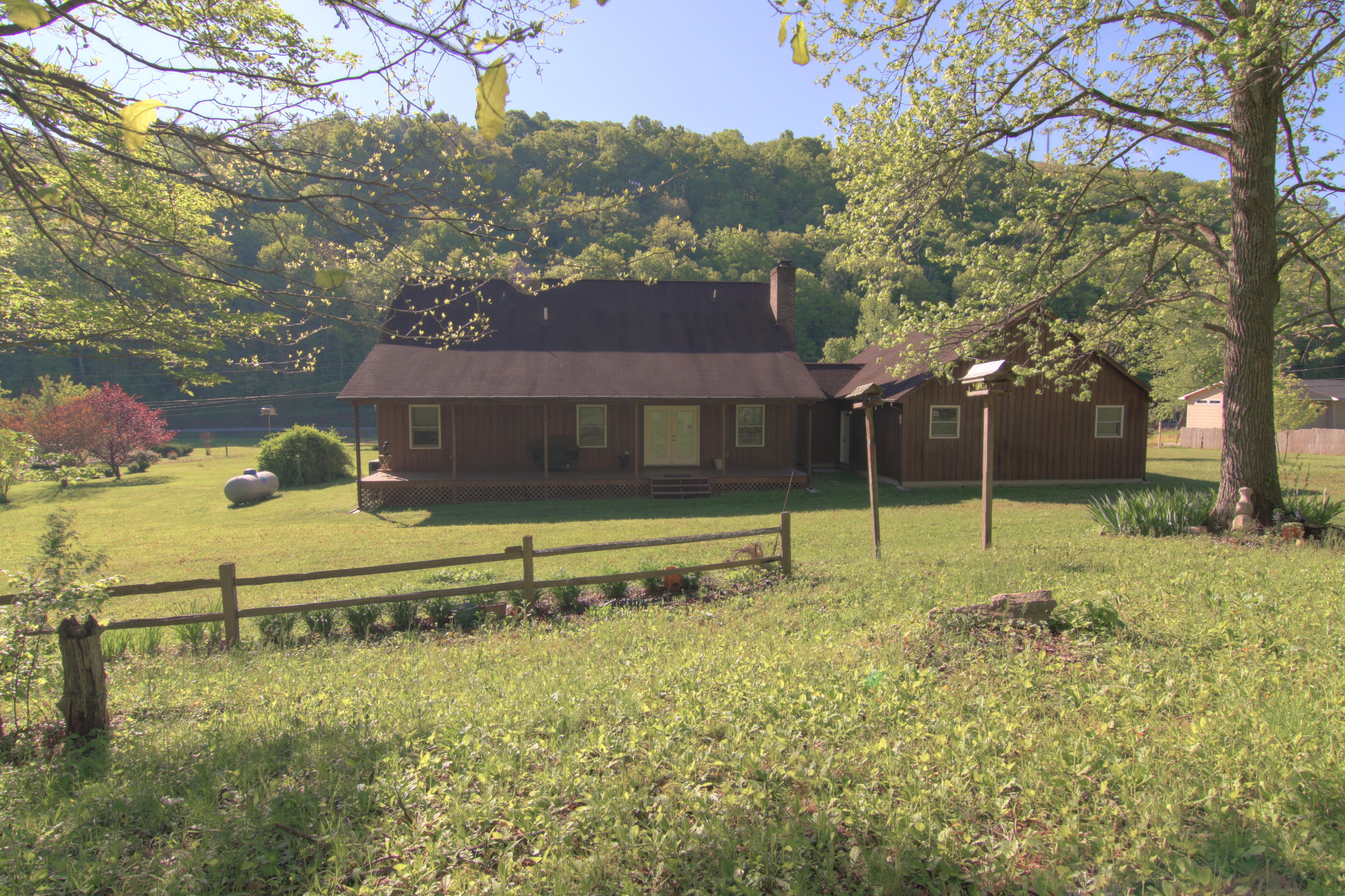 212 Granite Road Clinton, TN 37716 - Photo 4 of 27 Granite10