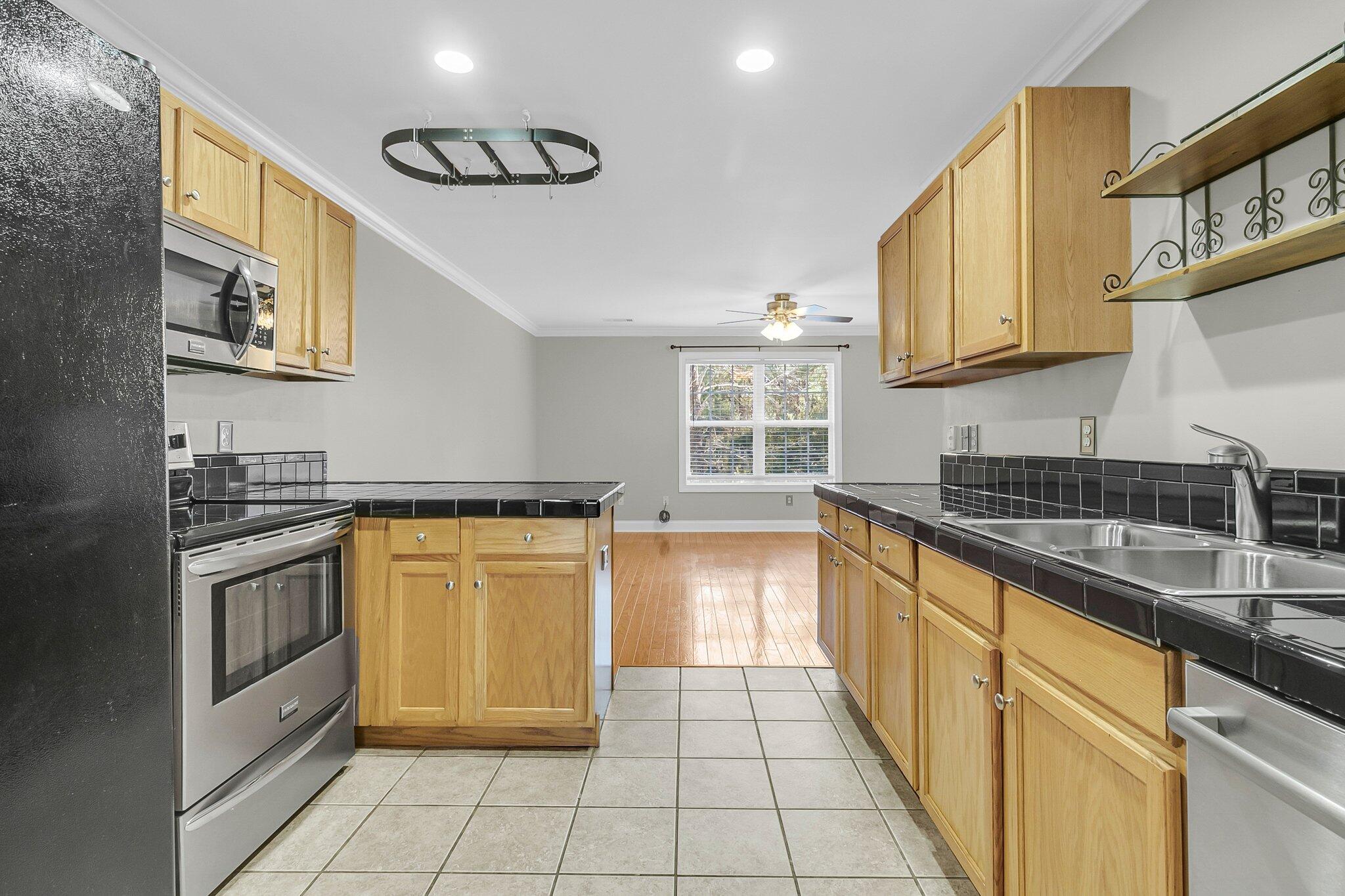 5009 Double Fox Road, Unit H5 Charleston, SC 29414 - Photo 7 of 22 CREM - 5009 Double Fox Rd 5-22