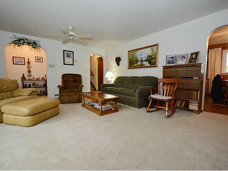 164 Cherry Valley Road McDonald, PA 15057 - Photo 4 of 23 Living Room.