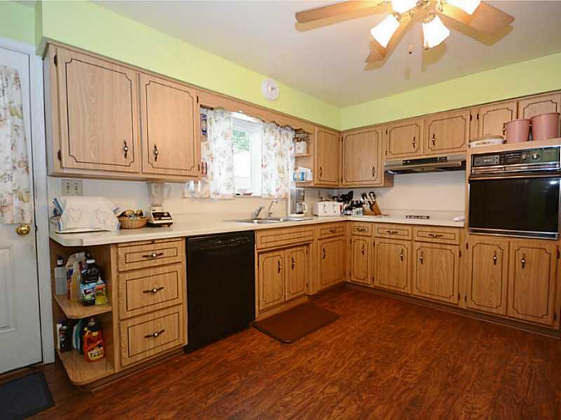 164 Cherry Valley Road McDonald, PA 15057 - Photo 8 of 23 Kitchen.
