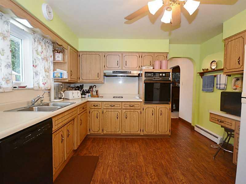 164 Cherry Valley Road McDonald, PA 15057 - Photo 9 of 23 Kitchen.