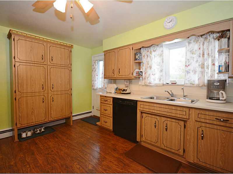 164 Cherry Valley Road McDonald, PA 15057 - Photo 10 of 23 Kitchen.