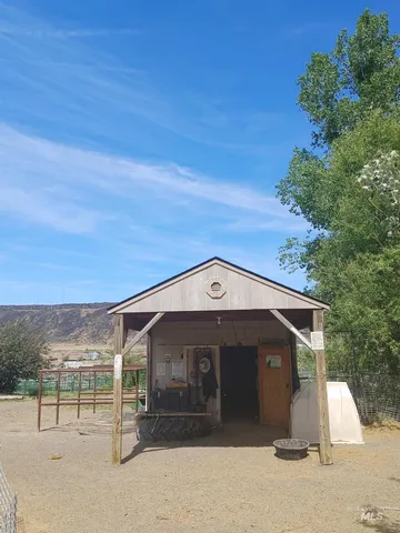 $1,347,000 | 6252 King Hill Canal Road, Bliss, ID 83314