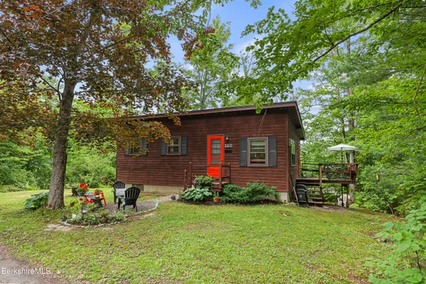 $325,000 | 160 Chestnut Road, Richmond, MA 01201
