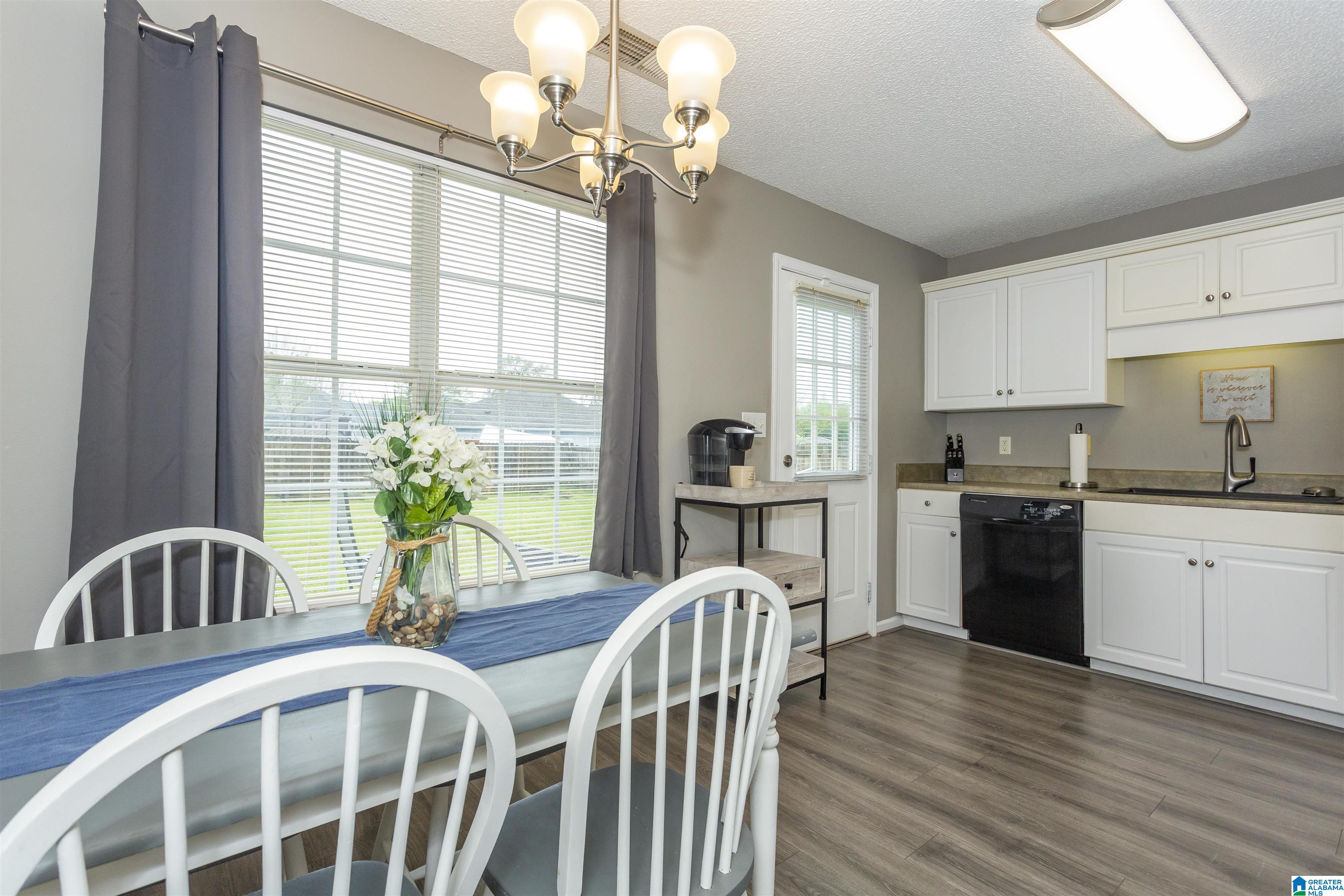 826 Meriweather Drive Calera, AL 35040 - Photo 5 of 23