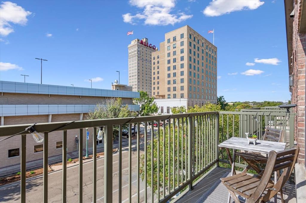 330 Austin Avenue, Unit 318 Waco, TX 76701 - Photo 21 of 22 View of balcony