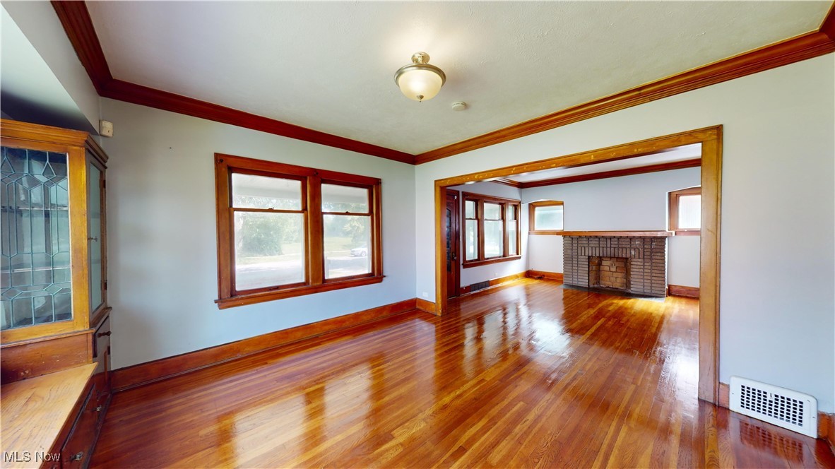 3558 Chelton Road Cleveland, OH 44120 - Photo 6 of 34