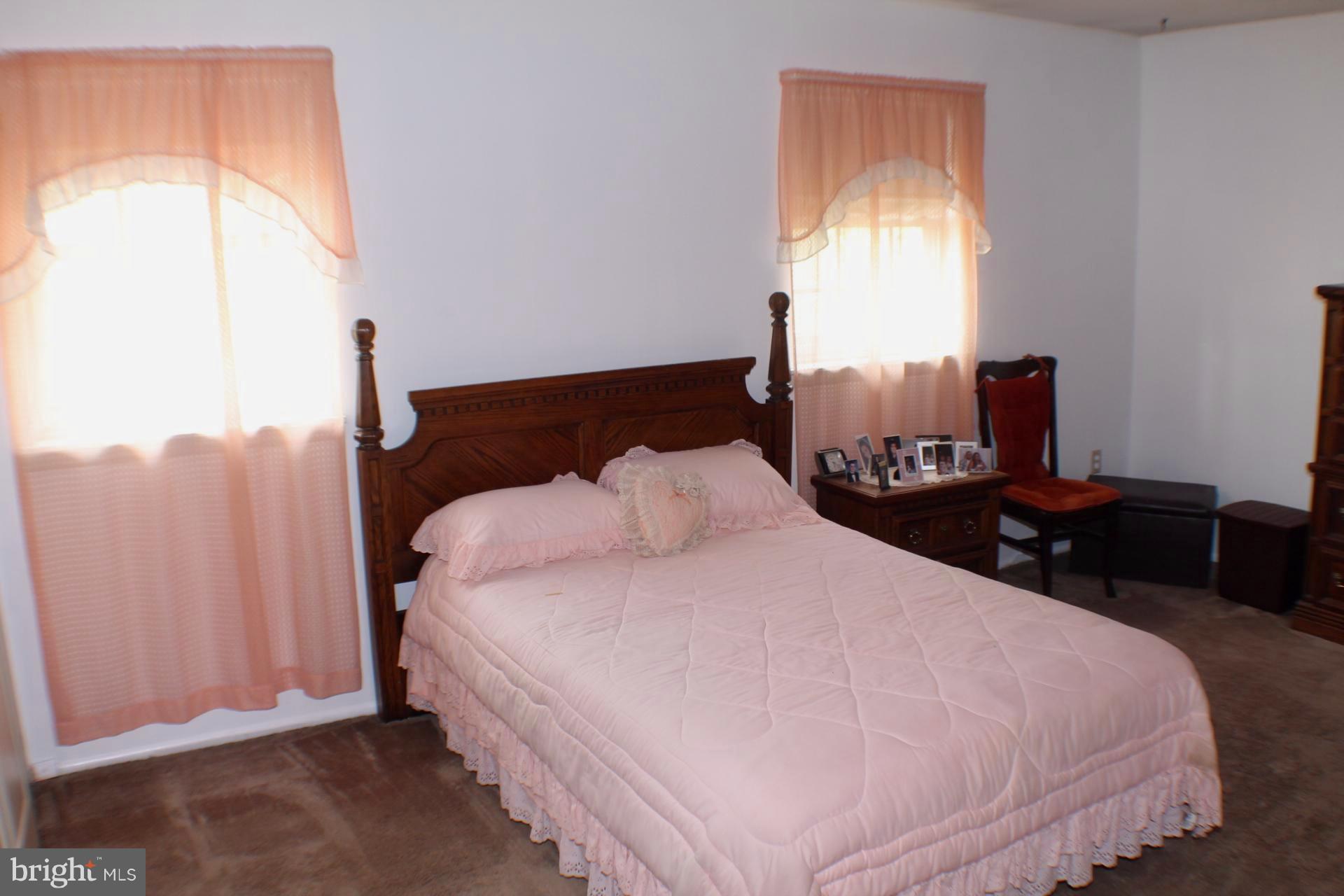 5657 Selford Road Baltimore, MD 21227 - Photo 8 of 23 Bedroom (Master)