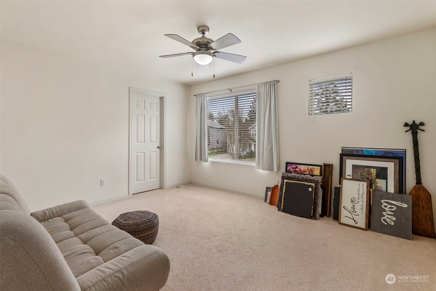 1328 Foreman Road DuPont, WA 98327 - Photo 24 of 37 a living room with furniture