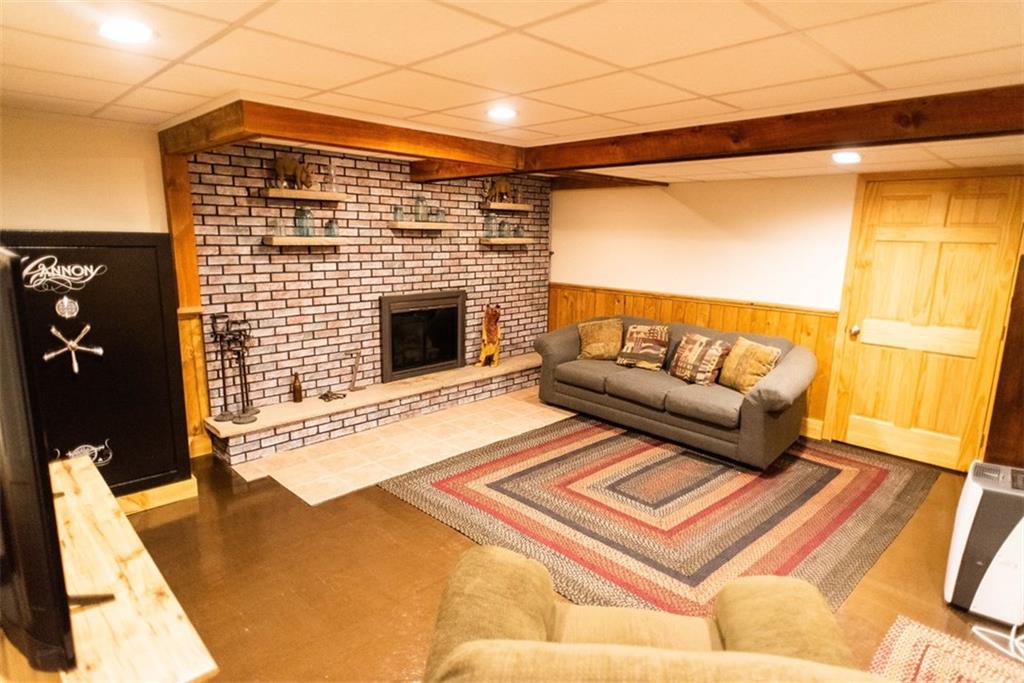 376 Carnahan Road Creekside, PA 15732 - Photo 9 of 19 Family Room