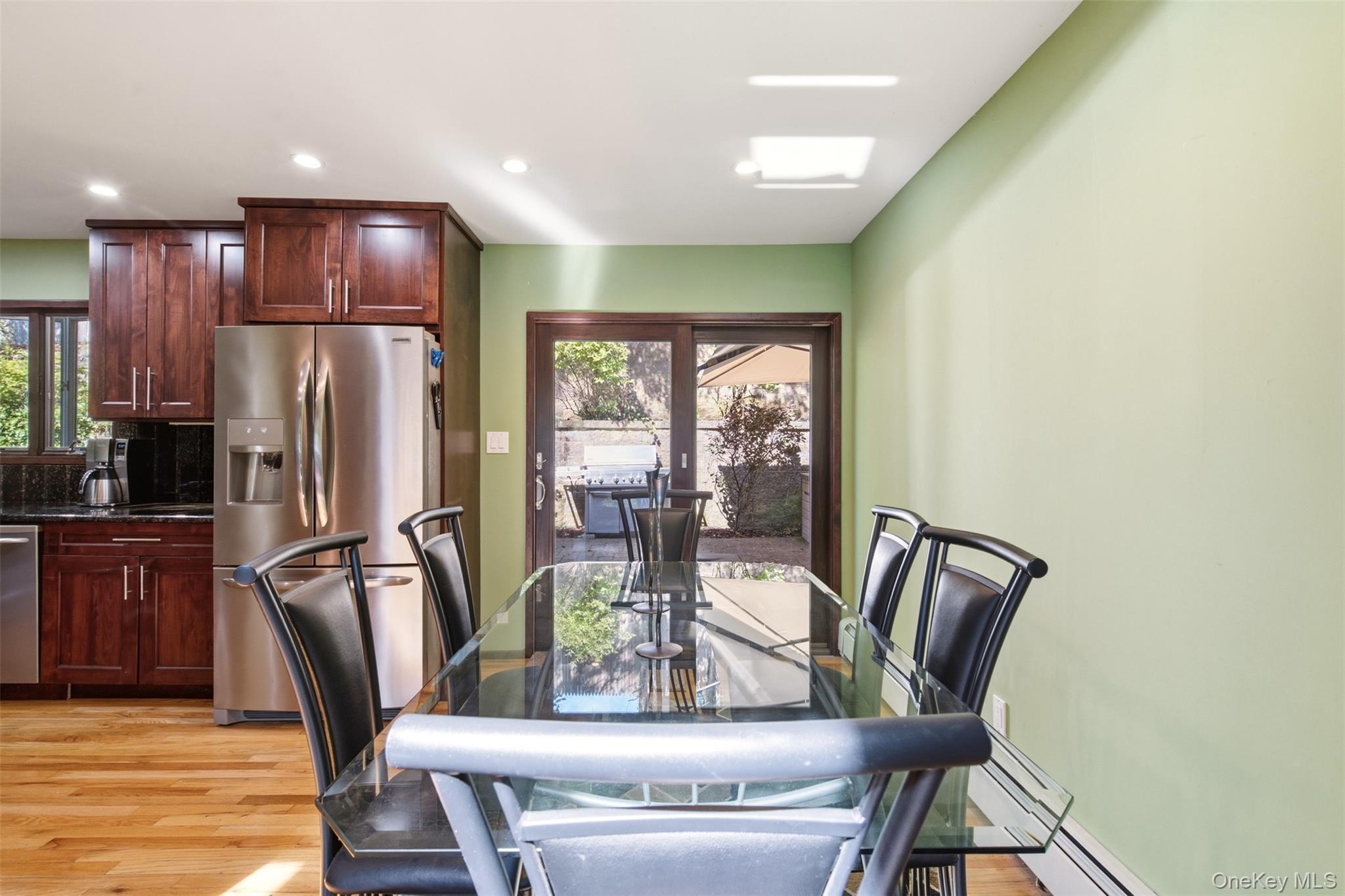 29 Vineyard Road Huntington, NY 11743 - Photo 8 of 35