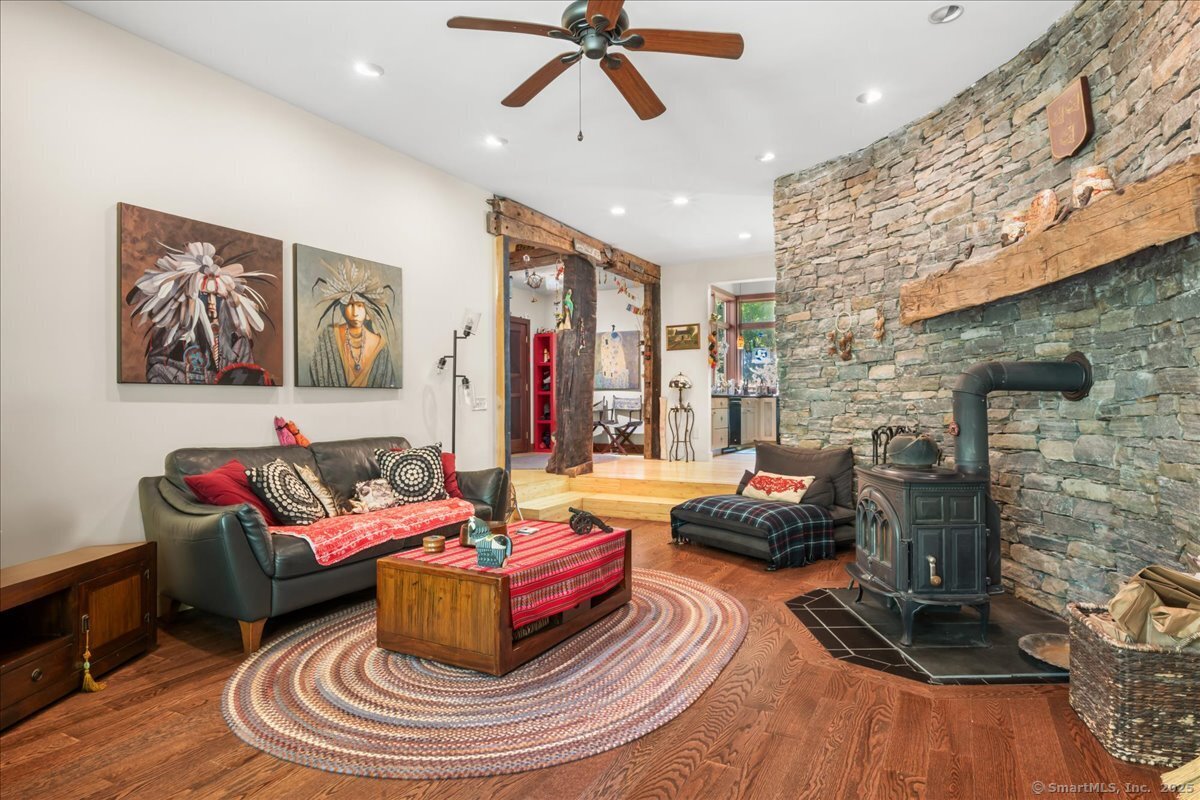 39 Hewitt Road North Stonington, CT 06359 - Photo 5 of 39