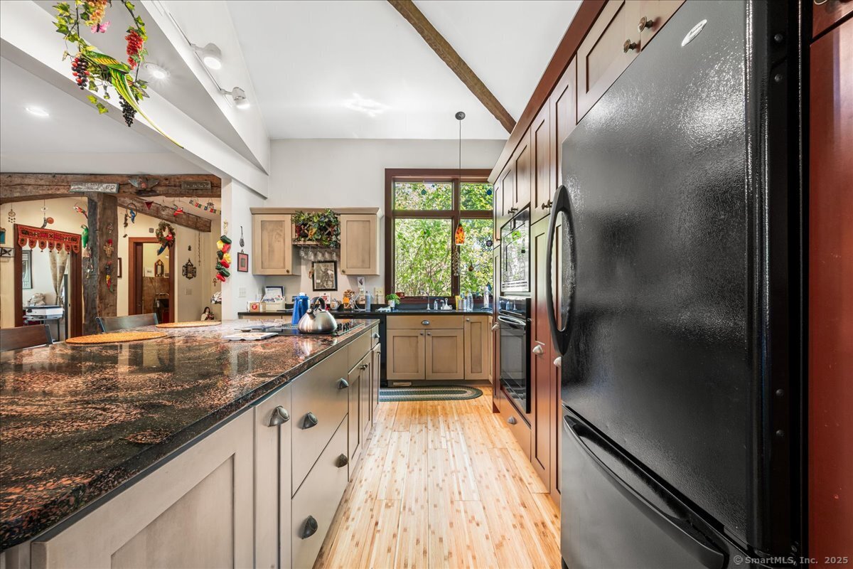 39 Hewitt Road North Stonington, CT 06359 - Photo 9 of 39