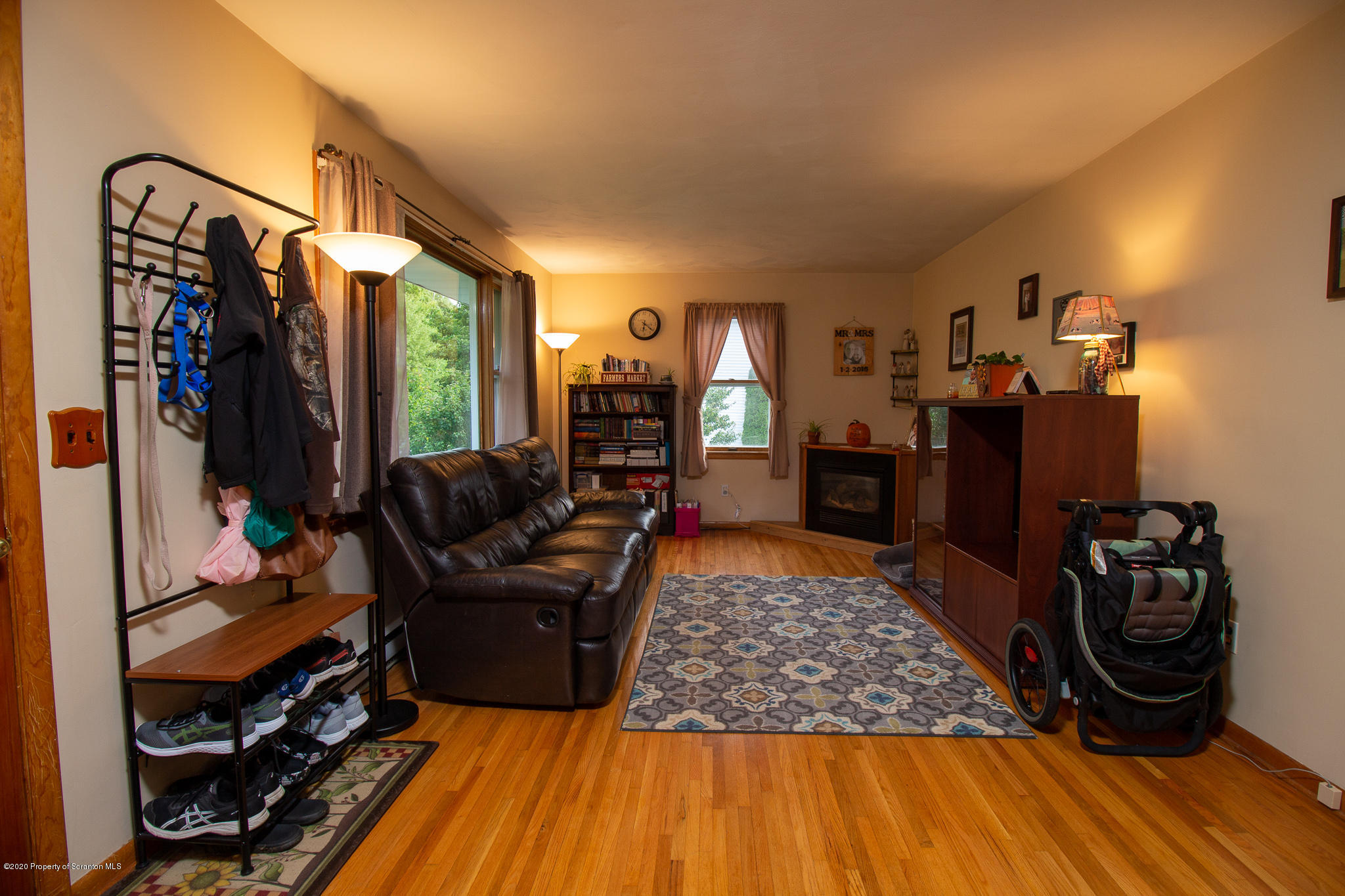 317 Scott Road Clarks Summit, PA 18411 - Photo 4 of 23 Living Room
