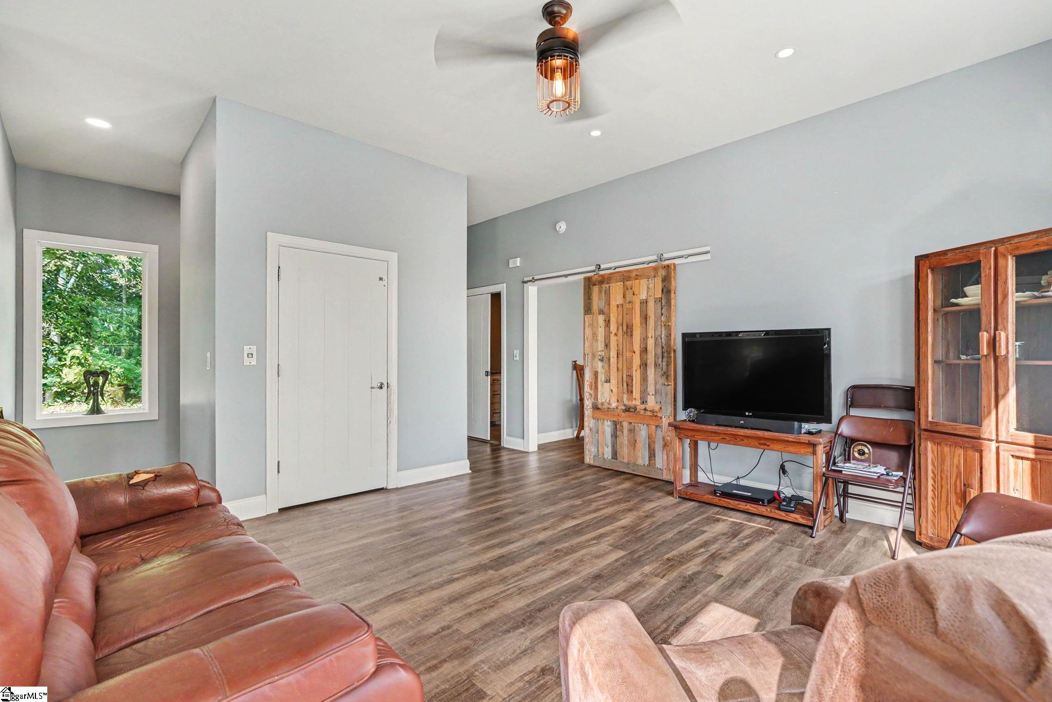 364 Buck Creek Road Chesnee, SC 29323 - Photo 4 of 26