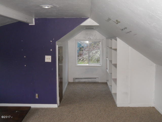 459 Southeast Gibson Road Waldport, OR 97394 - Photo 19 of 22 Bdrm 4