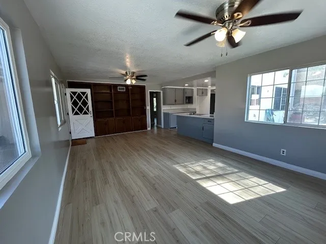 a view of a house with back yard