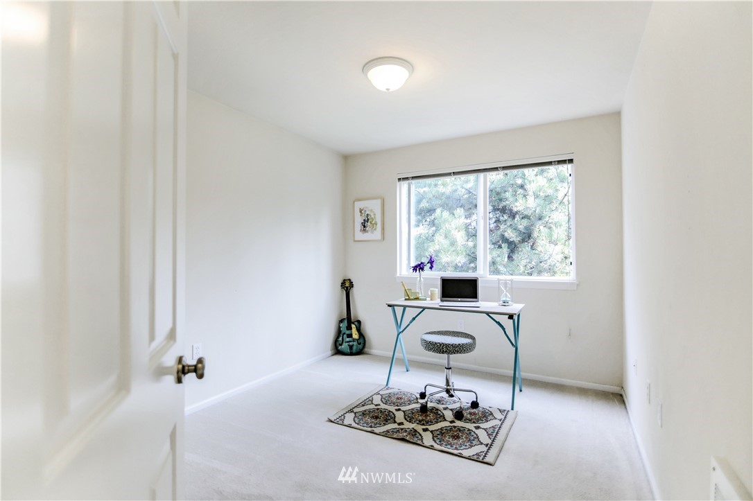4740 Lake Place South Renton, WA 98055 - Photo 16 of 25