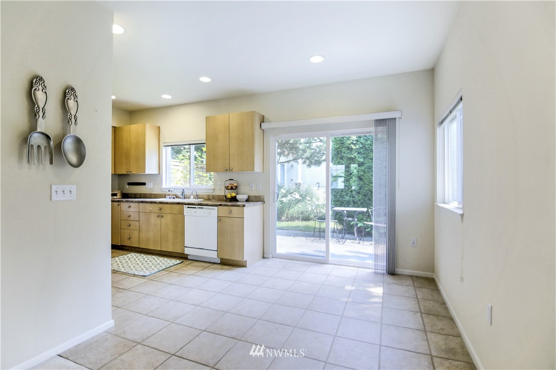 4740 Lake Place South Renton, WA 98055 - Photo 6 of 25