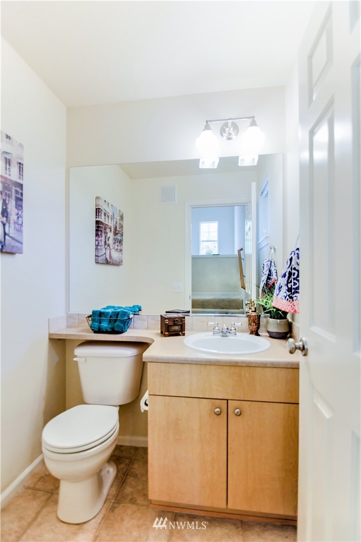 4740 Lake Place South Renton, WA 98055 - Photo 9 of 25