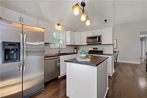 $460,000 | 8017 West 149th Street, Overland Park, KS 66223