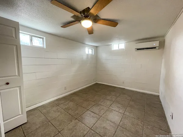 $1,225 | 668 Creekside Drive, Canyon Lake, TX 78133