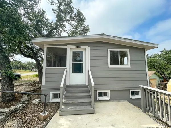 $1,225 | 668 Creekside Drive, Canyon Lake, TX 78133