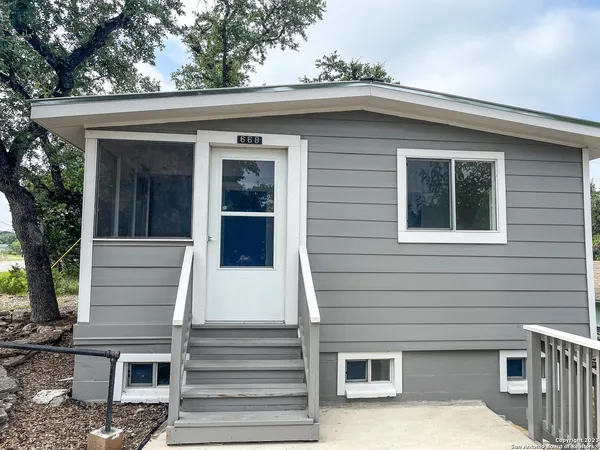 $1,225 | 668 Creekside Drive, Canyon Lake, TX 78133